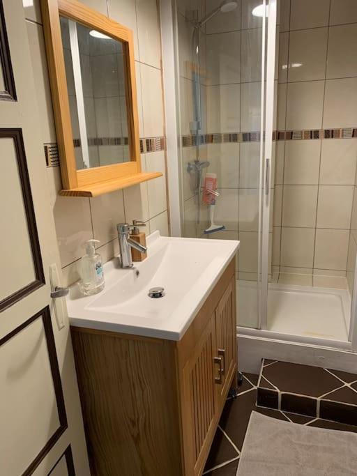Nevers, Appartement De Standing Proche De La Gare Exterior photo